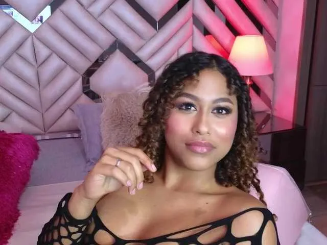 ArianaLewiis on BongaCams 