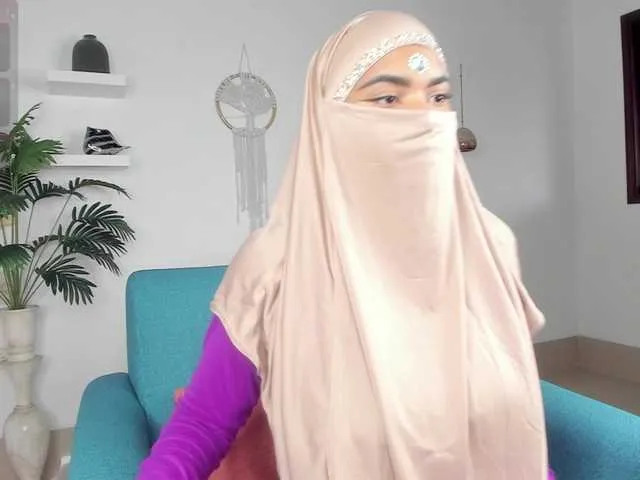 Aura-cuutee on BongaCams 