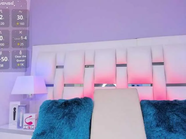 BellaSaint on BongaCams 