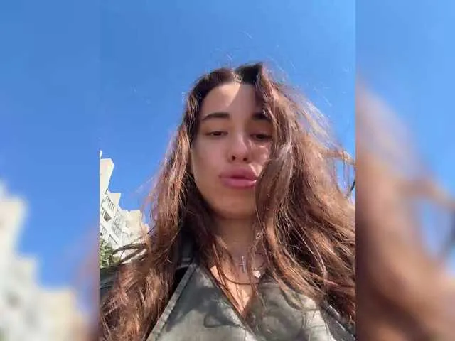 Etokiska — i get exited when people take care of me, make me happy