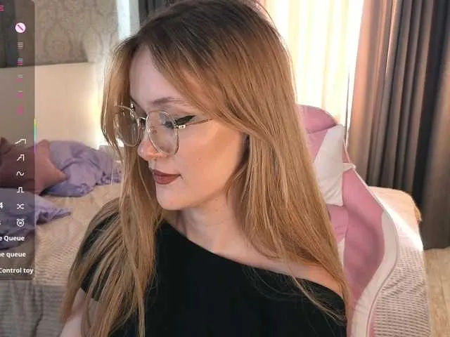 hey-monkey — I get turned on by beautiful tattoos and man hands. I get incredibly wet when I see the hands of a strong man.
I get excited when I am treated gently and want to make me happy, then I want to make you happy too.
I get turned on when I doing blowjob