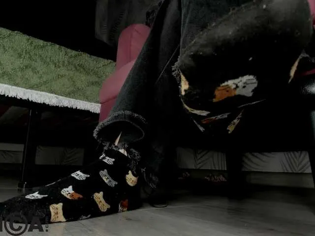 Holy-Silvia — I love to dominate, humiliate, have men do my bidding, and worship my feet. I also do cbt,cei and joi,fuck my obedient slaves