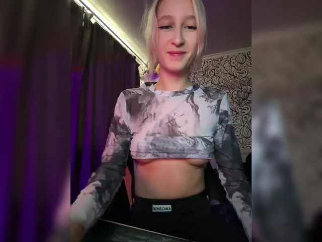 little-freya on BongaCams 
