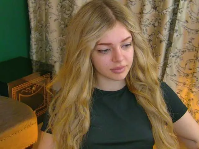 LittlePoem on BongaCams 