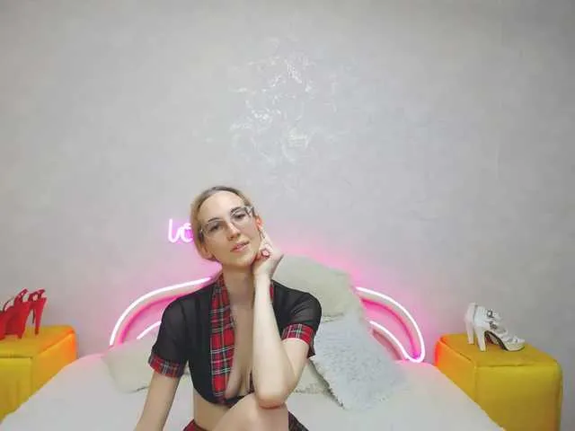 LizzieBrait on BongaCams 