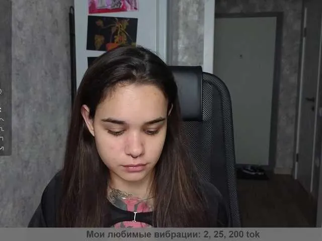 LollyMille on BongaCams 