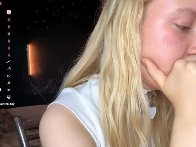 MargueritaMusto — Hot conversations, striptease