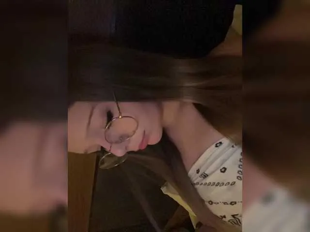 MelMooon on BongaCams 
