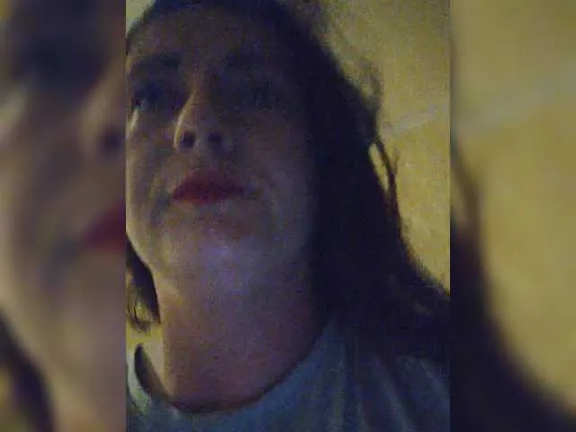 Ola18000 on BongaCams