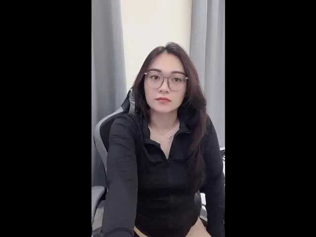 Selena295 on BongaCams 