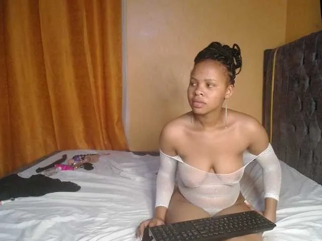 SexxyElsie on BongaCams 