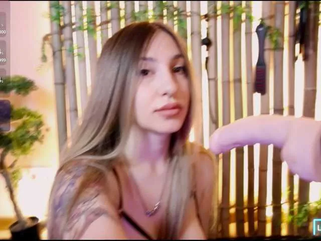 VikkiRood on BongaCams 