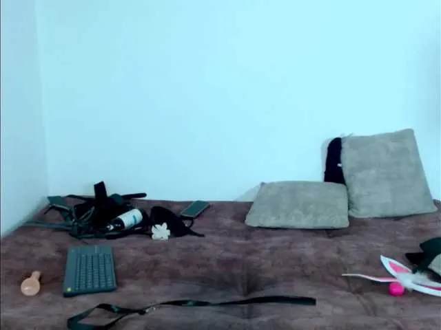 Wild-RoomXxX — Help me that my toy will vibrate without stopping please