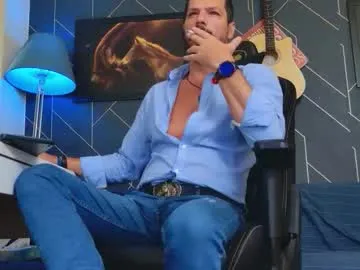 aaronbomer on Chaturbate 