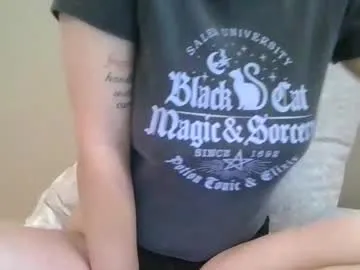 alliebearx — trying to go on a trip! lets playy<3  #hairy #vacation #21 #bush #slutty
