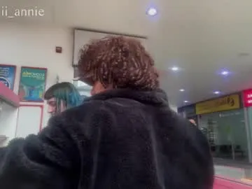 annie_snow_ on Chaturbate 