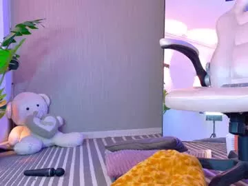 azaria_w on Chaturbate 