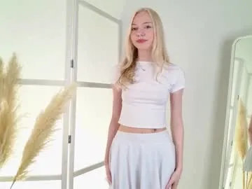 blondagent — 2nd day on CB. add domi | Im #new #18 #blonde a little #shy and #braces [115 tokens remaining]