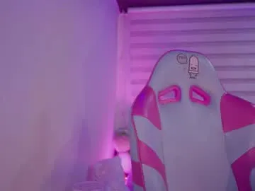 chloe_moons_ — GOAL: SHOW TITS [18 tokens remaining] Hello my king, I would love for you to fuck me really hard :FUCk Welcome to my room!  #new #lovense #bigass #anal #latina #19 #atm  #pvt