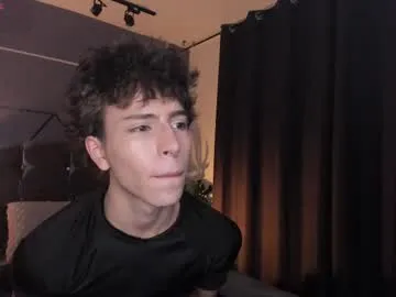 chrristopher77 on Chaturbate 