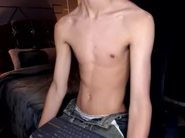 chrristopher77 on Chaturbate 