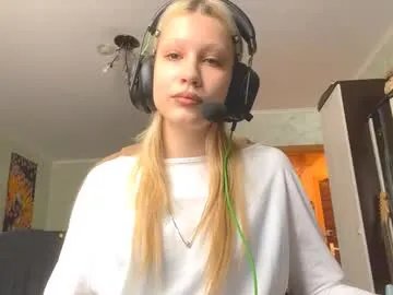 claudieparkins — GOAL: Stretch arms and back!3 Hi! i m Kris and this is my second stream :)  #new #cute #18 #shy #skinny [34 tokens remaining]