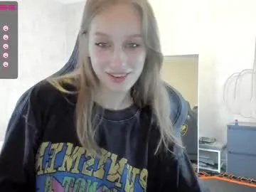cyyberwhore — Jump on a trampoline naked  [377 tokens left] #18 #new #teen #young #natural