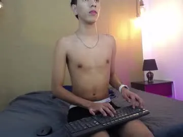 dereck_london06 — GOAL: pants out [20 tokens remaining] new guy but willing to enjoy my sexuality with you  #gay #young  #skinny #18 #feet