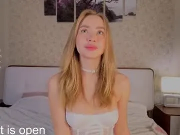 elina_wilgauch — GOAL: Slow striptease [104 tokens remaining] Welcome lovely, private is open fav patern 111 222 333 #18 #blonde #shy #cute #new