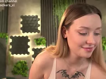 ella_knockers_xl on Chaturbate 