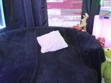 elle4you on Chaturbate 