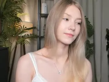 eternity_cuite — tongue out   #18 #blonde #teen #shy #skinny [37 tokens remaining]