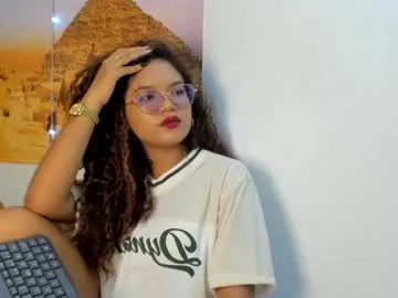 frezzita_ — GOAL: Sexy Dance [72 tokens remaining] Welcome to my room  #Findom #twerk #latina #feet #ebony