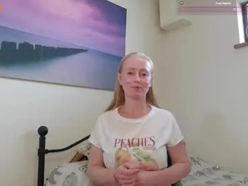 goldie_peach — *New British MILF* Feel Good Friday - Goal: Topless  [899 tokens left] #bigboobs #redhead #milf #british #new