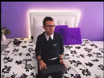 isaac_winter_ on Chaturbate 