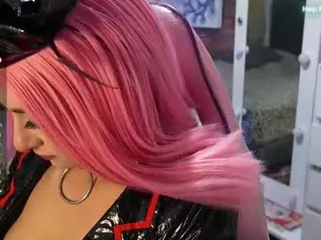 kikilepetite on Chaturbate 