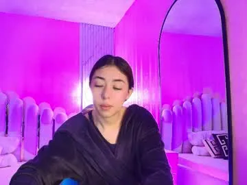 kimmy_vegaa on Chaturbate