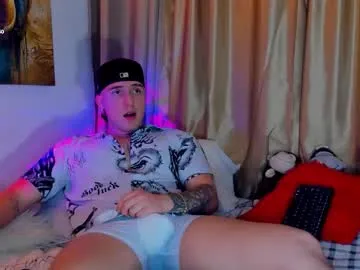 liam_oficial — ME MAKE CUM #muscle #gay #bigcock #young #lovense [1100 tokens remaining]