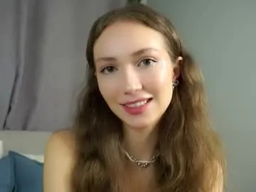 loriamarzinske — Be my king in the room for 3333TK^^ Its my fifth day here Goal:Contact eyes close cam<3 #teen #18 #new #shy #natural [0 tokens remaining]