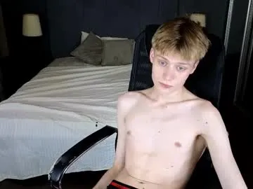 louie_evans — GOAL: cum show [2393 tokens remaining] aquadisco #new #twink #18 #young #feet