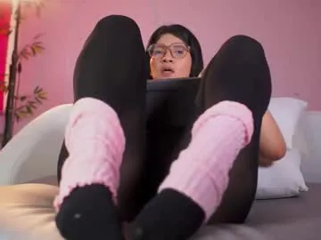 mia_coliin — [4 tokens left] toples and rub nipples [VOTES CLOSE BEFORE SEX] TYPE !poll TO VOTE make me squirt  #stockings #pantyhose #leggings #findom #feet