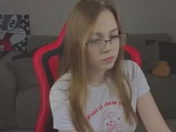 mia_dixson — GOAL: hi Mia [6 tokens remaining] Welcome to my room! #teen #bigboobs #braces #feet #new