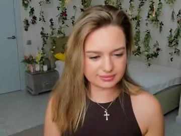 miraclecurly — I do squats for every token)) #nonude #shy #student #natural #tease [0 tokens remaining]