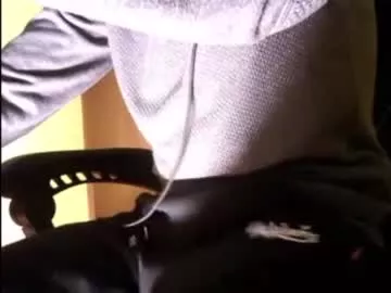 mrrogu3 on Chaturbate 