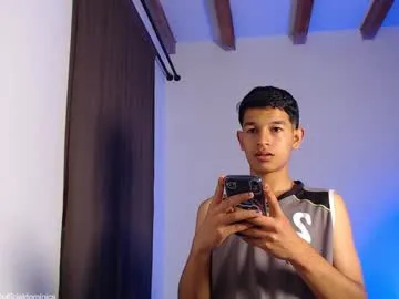 officialdominic on Chaturbate 