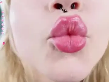 peek_me on Chaturbate 