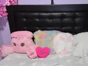 pinky_purr — GOAL: sexy dance ,naked ,oil in body [1000 tokens remaining] Welcome to my room! #bigboobs #daddy #balloons #slave #new