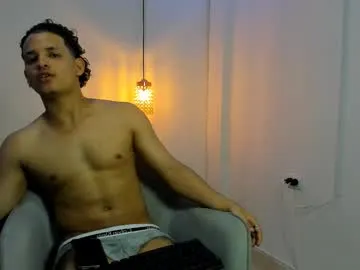samxx_muscle — cum show  #cum #bigcock #18 #lovense #latino [489 tokens remaining]