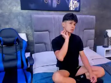 stephane_rouss — GOAL: Hot show [125 tokens remaining] Welcome to my room! #18 #bigcock #new #young #cum