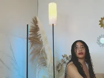 sunflower_aillyn — GOAL: Play with armpits (5 min) [18 tokens remaining] A hairy Goddess is back, I hope to play very well with you!  #hairy #lovense #new #puffynipples #hairyarmpits